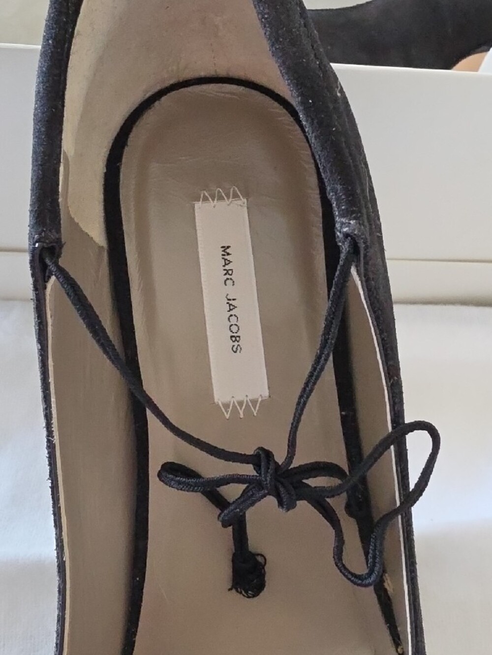 Marc Jacobs Black Suede Lace-Up Mid Heel Pump - Picture 2 of 3